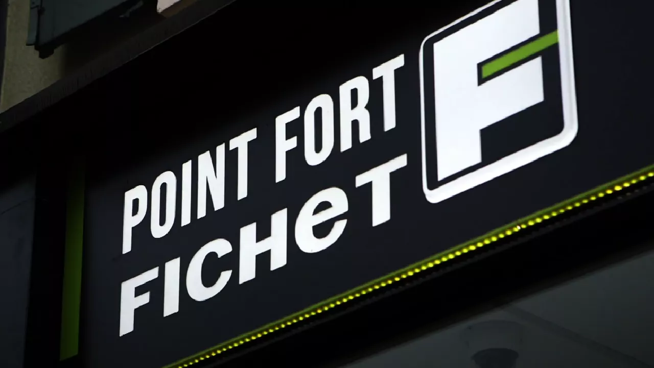 Cédric, installateur agréé Point Fort Fichet à Puteaux